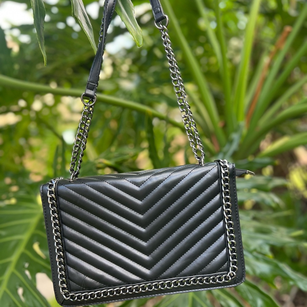 Black Quilted Chain Shoulder Bag